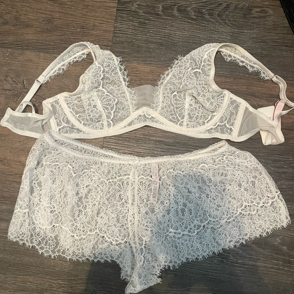 Victoria's Secret Dream Angels White Lace Bra and Panty Set 32D M